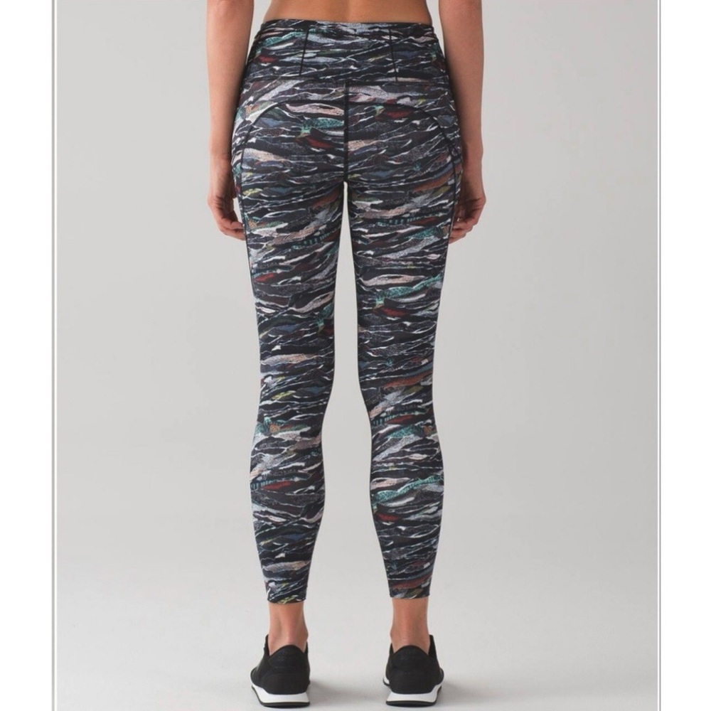 Lululemon fast and free 7/8 tight mini sweatr multi black pattern